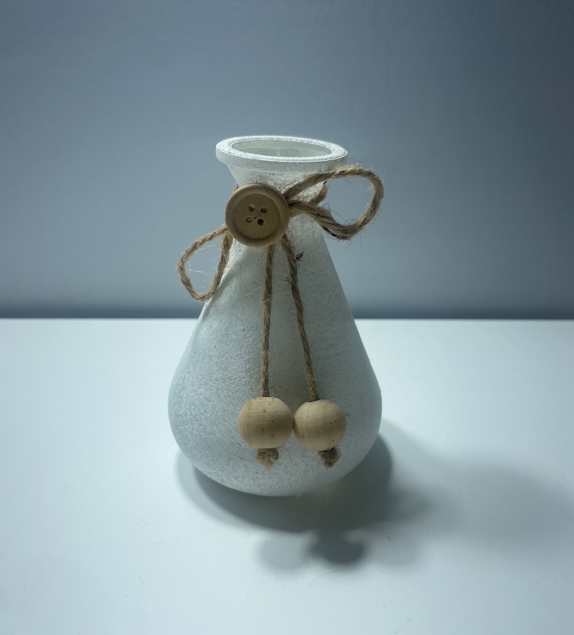 Mini Vaso Branco Com Corda E Botão  - Girassolfestas