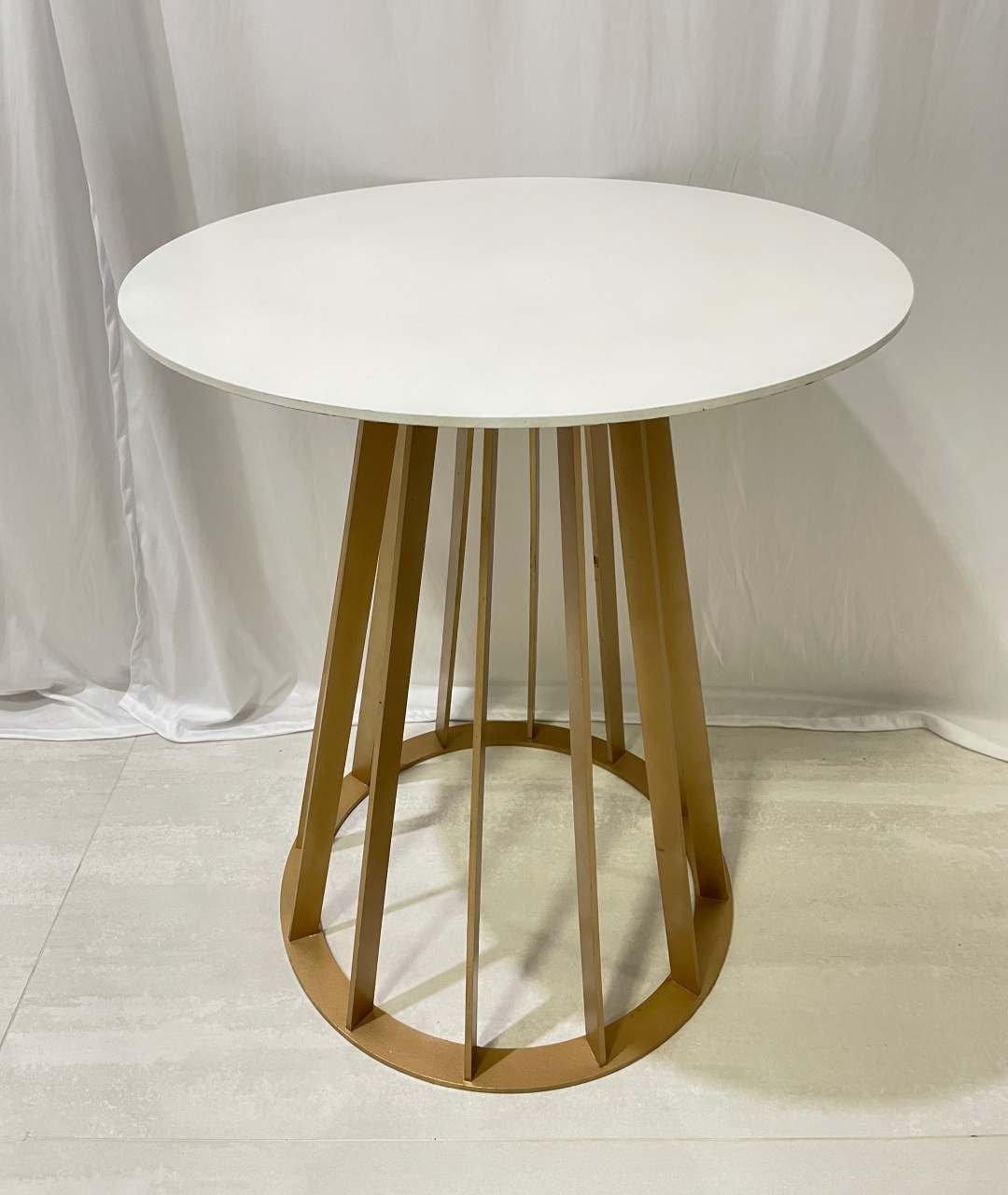 Mesa Ripada Dourada Tampo Branco  - Girassolfestas