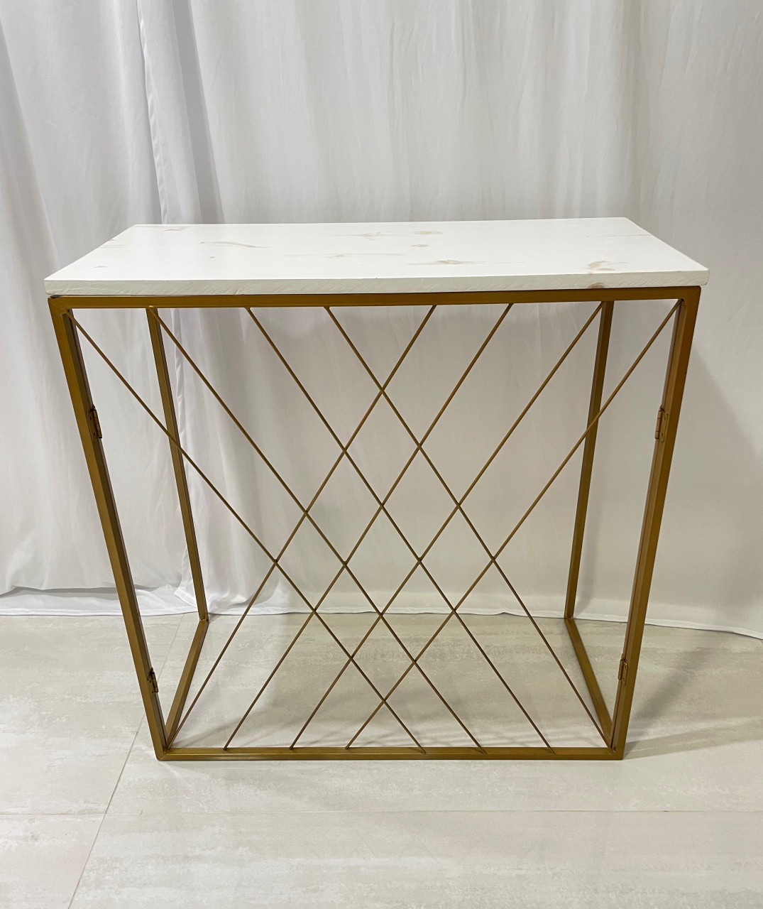 Mesa Dourada Tampo Branco  - Girassolfestas