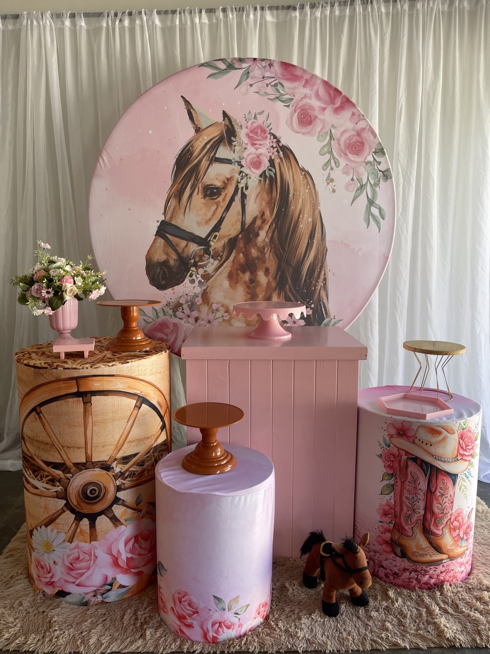 Cavalo Rosa - Mary festas 