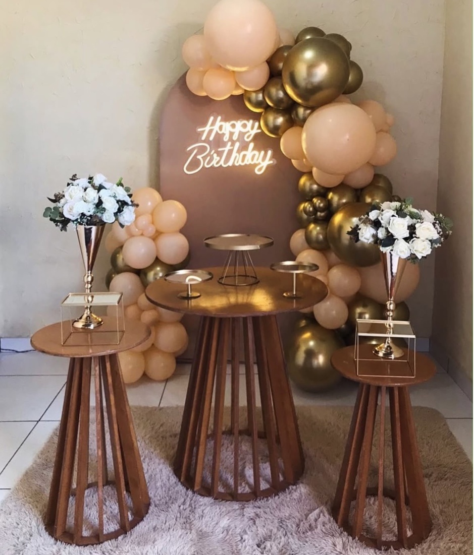 Dec Com Balões Bege Rusticas - Mary festas 
