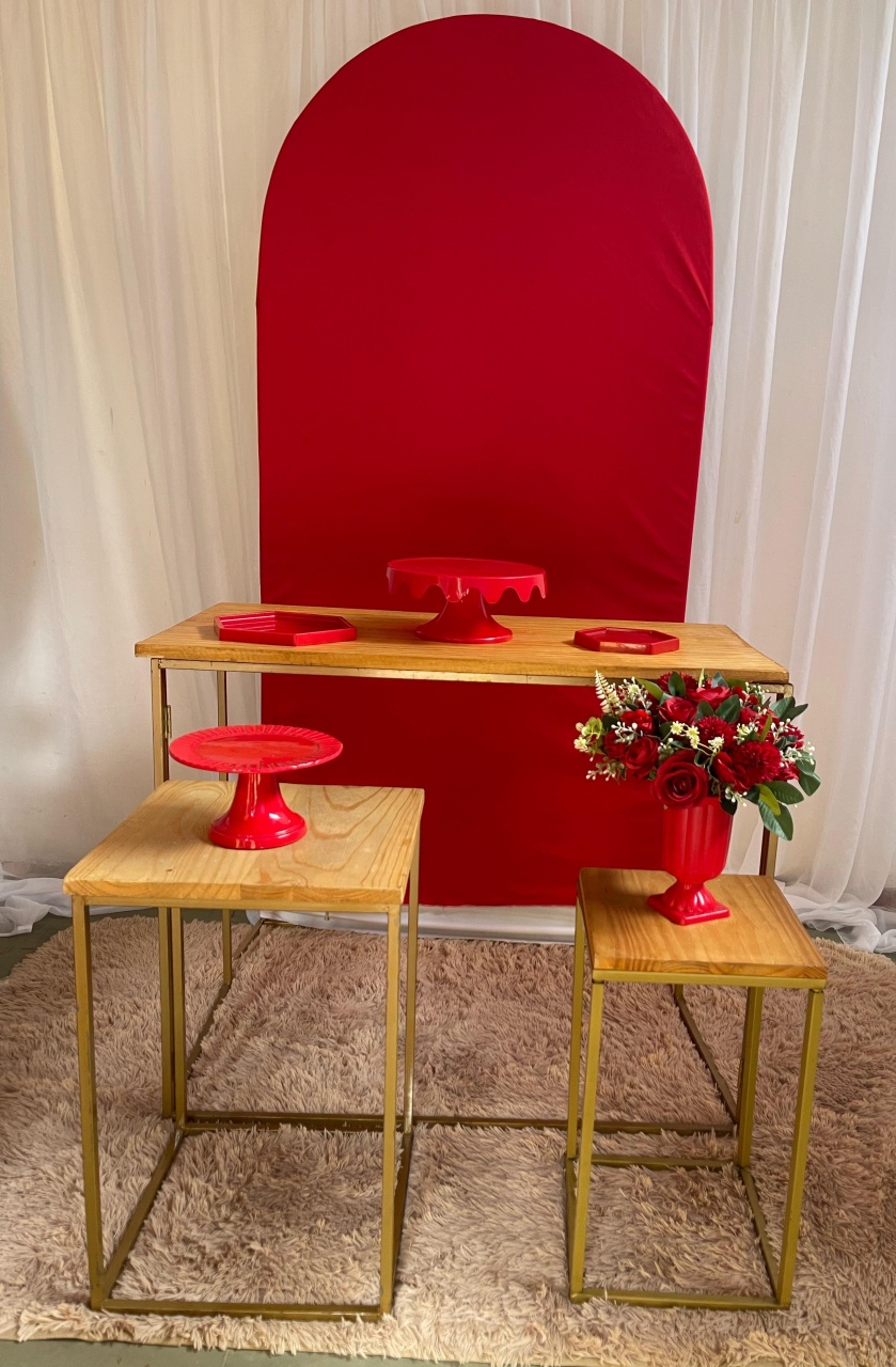 Kit Vermelho Mesas de Ferro - Mary festas 