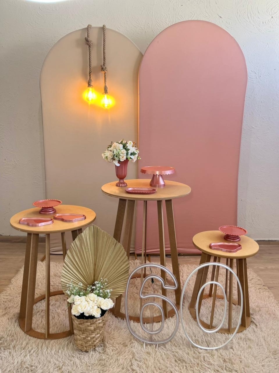 Decoração Rose / Nude Mesa Redonda - Ph Pegue e Monte