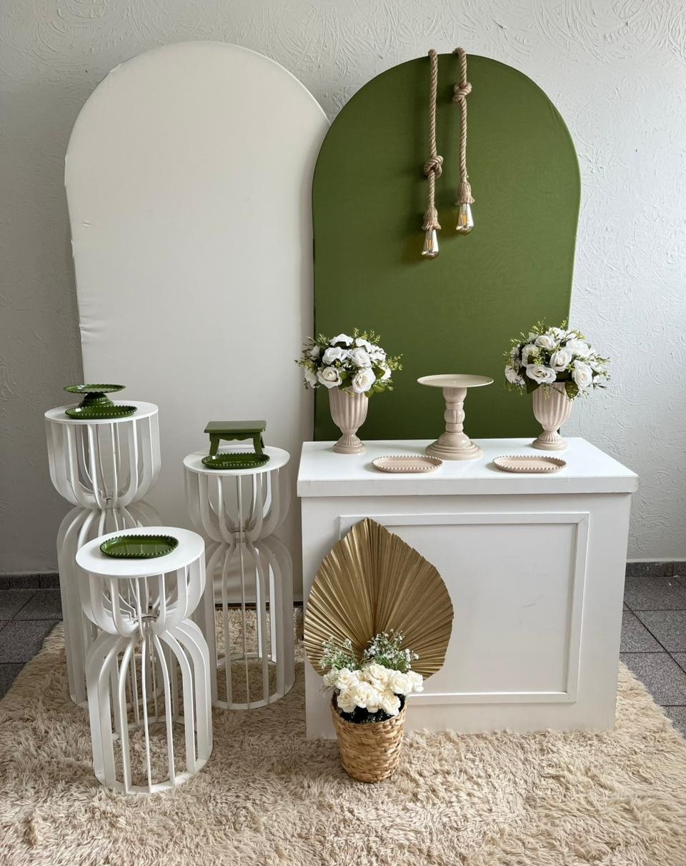 Decoração Verde/Off White Com Mesa Ampulheta - Ph Pegue e Monte