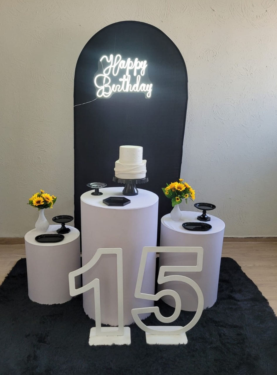 Decoração Preto/ Branco Com Happy Birthday Led - Ph Pegue e Monte
