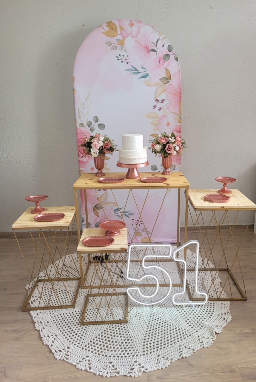 Decoração Floral Painel Romano 50 Anos - Ph Pegue e Monte