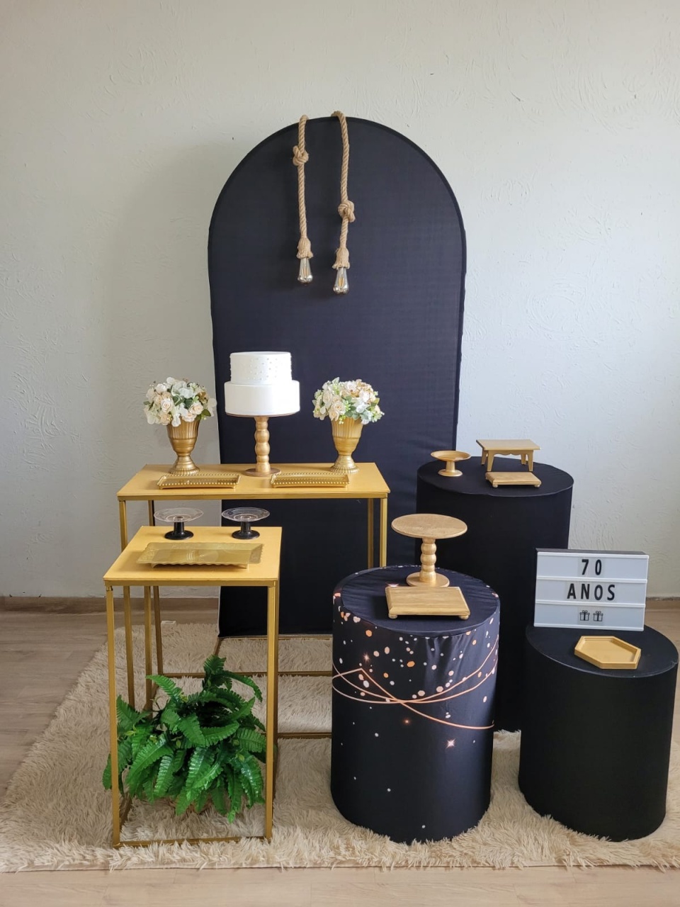 Decoração Preto / Dourado - Ph Pegue e Monte