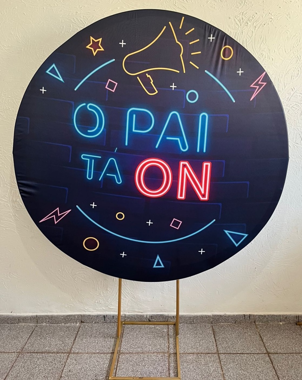 Capa Painel Redondo 1,50 O Pai Ta On - Ph Pegue e Monte