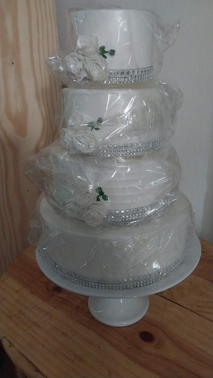 Bolo Fak Para Casamento - Naiara Duarte Nunes