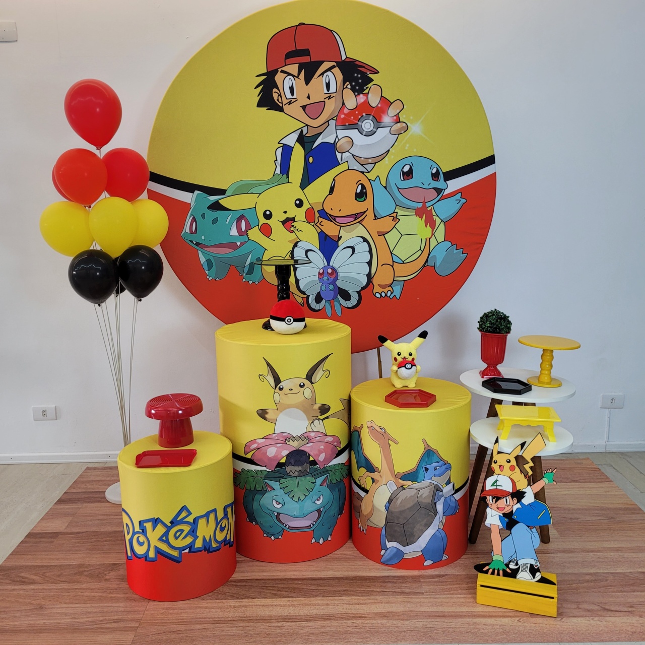 Pokémon - Kit Para Encantar - Monte e Feste 