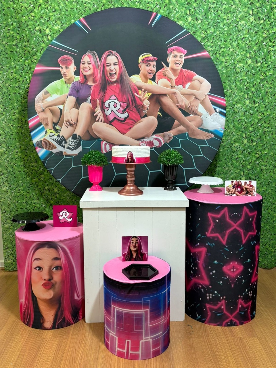 Kit Emilly Vick dos Rosas   - Voar Decorações
