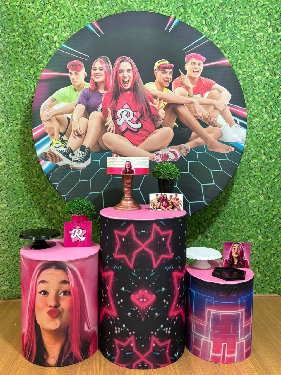 Kit Emilly Vick dos Rosas  - Voar Decorações