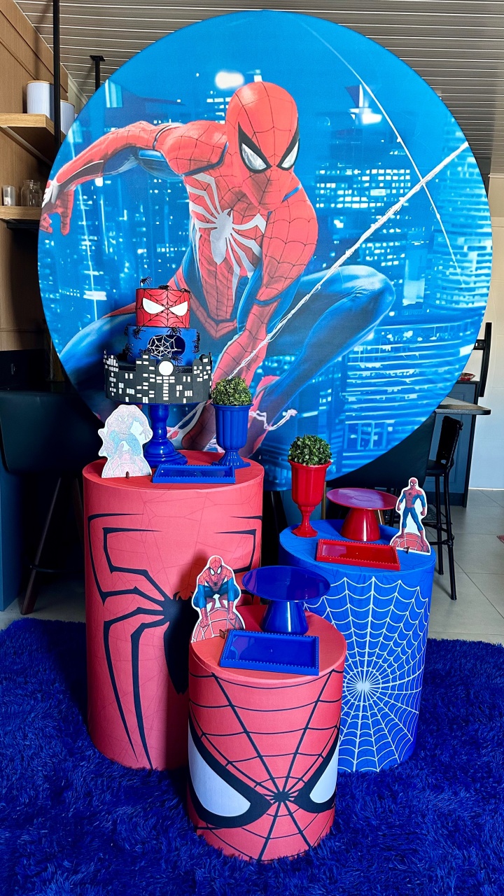 Homem Aranha Redondo - Cíntia Rodrigues Pinheiro 
