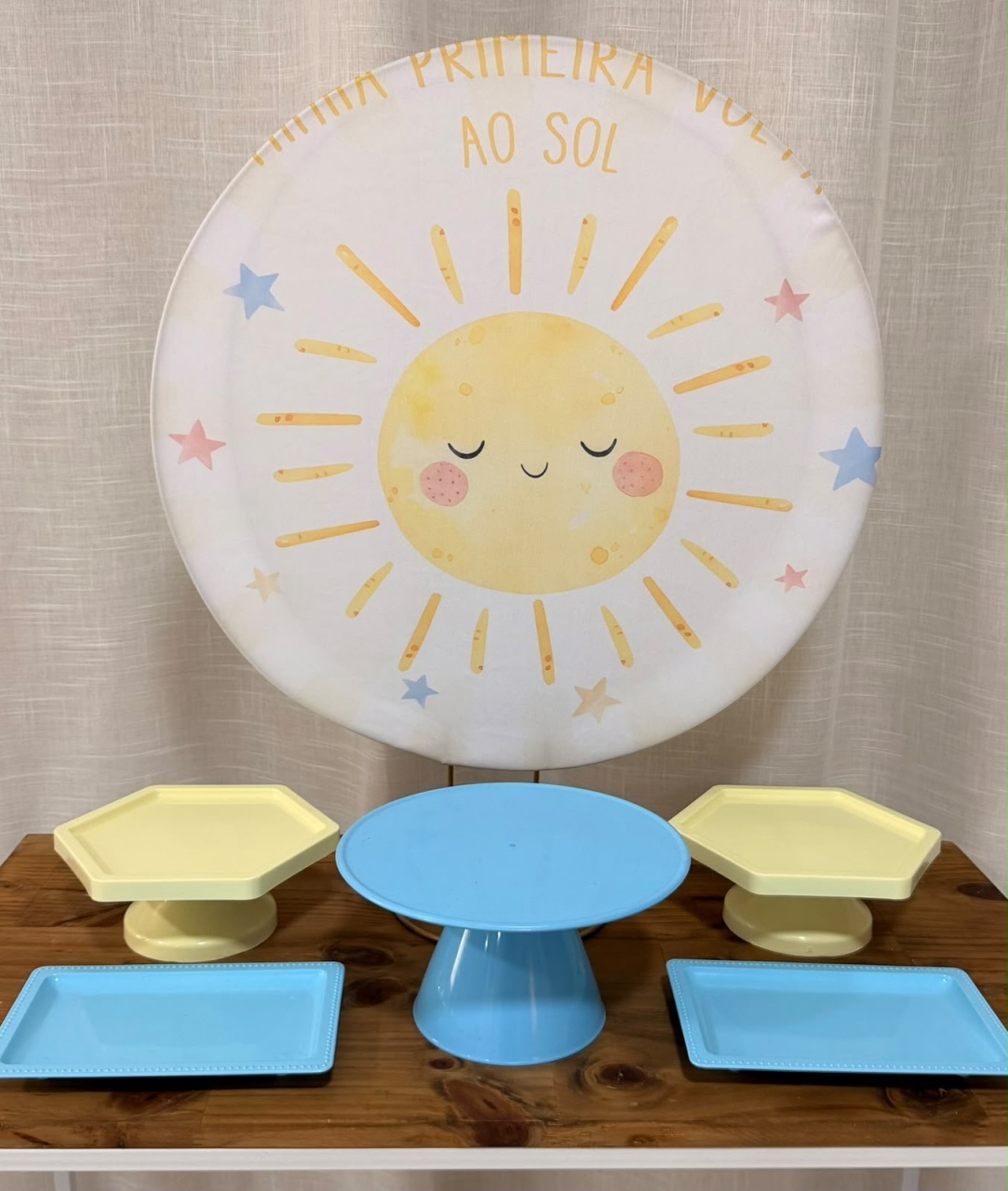 Mini Kit de Mesa Primeira Volta Ao Sol. - Cíntia Rodrigues Pinheiro 