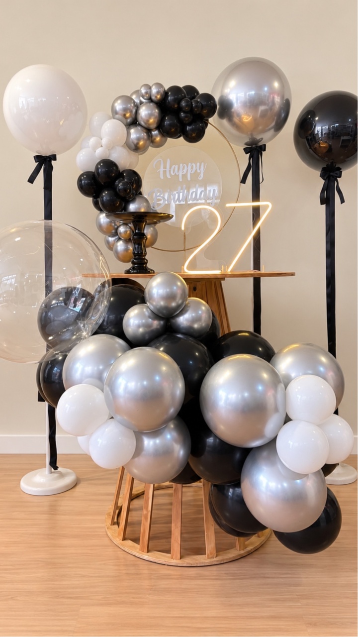 Adulto Com Balão Preto Branco Mesa - Decoracoes4you