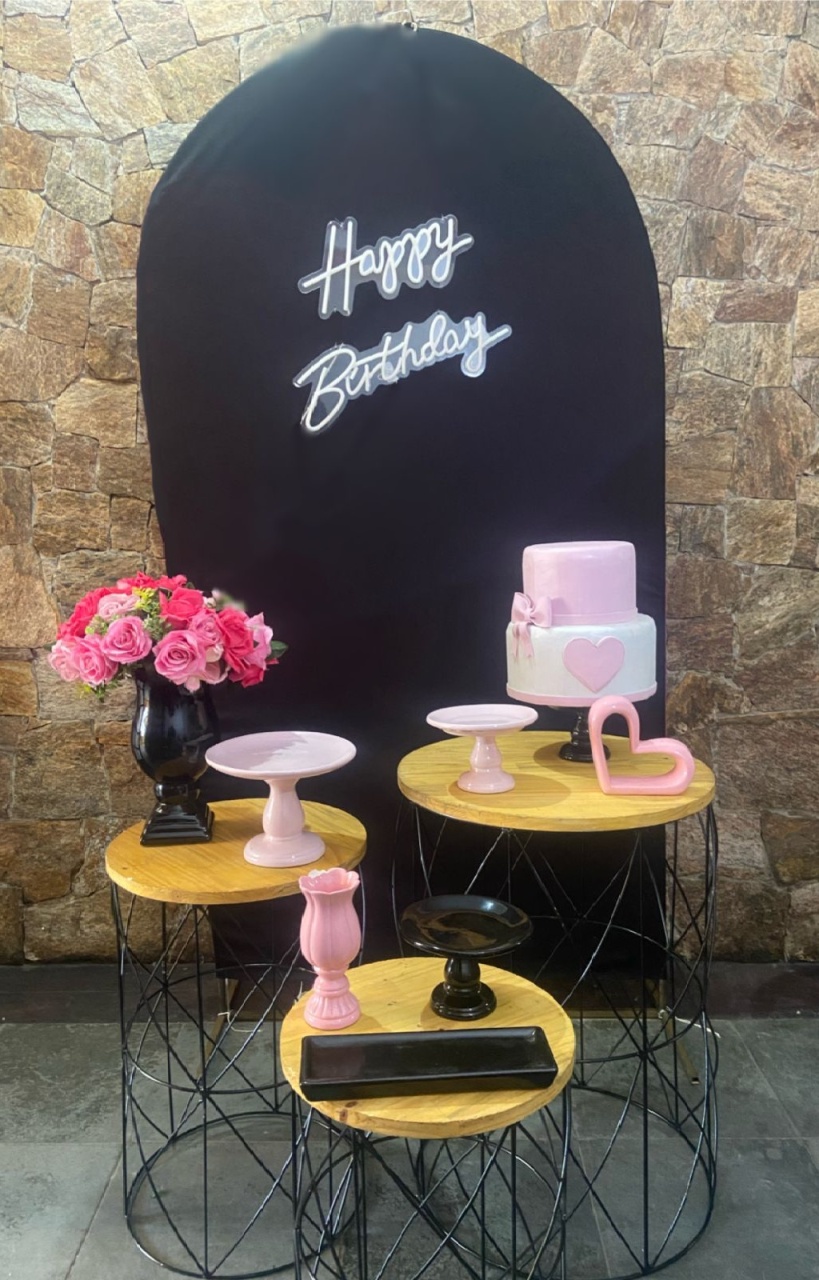 Pegue E Monte: Adulto Preto E Rosa - Princesa Eventos 