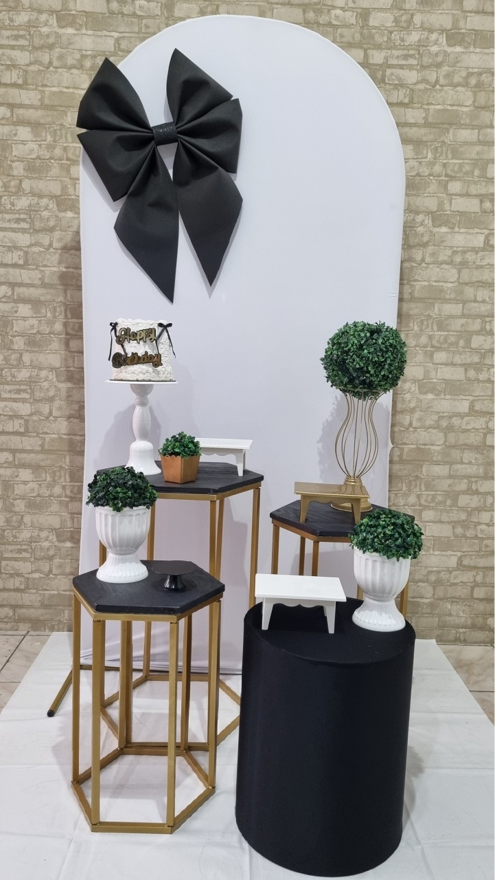 Laço Preto - Composição - Tchumfestasdecoracoes