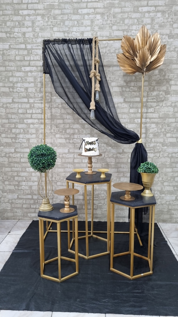 Preto E Dourado Latania- Luminária  - Tchumfestasdecoracoes