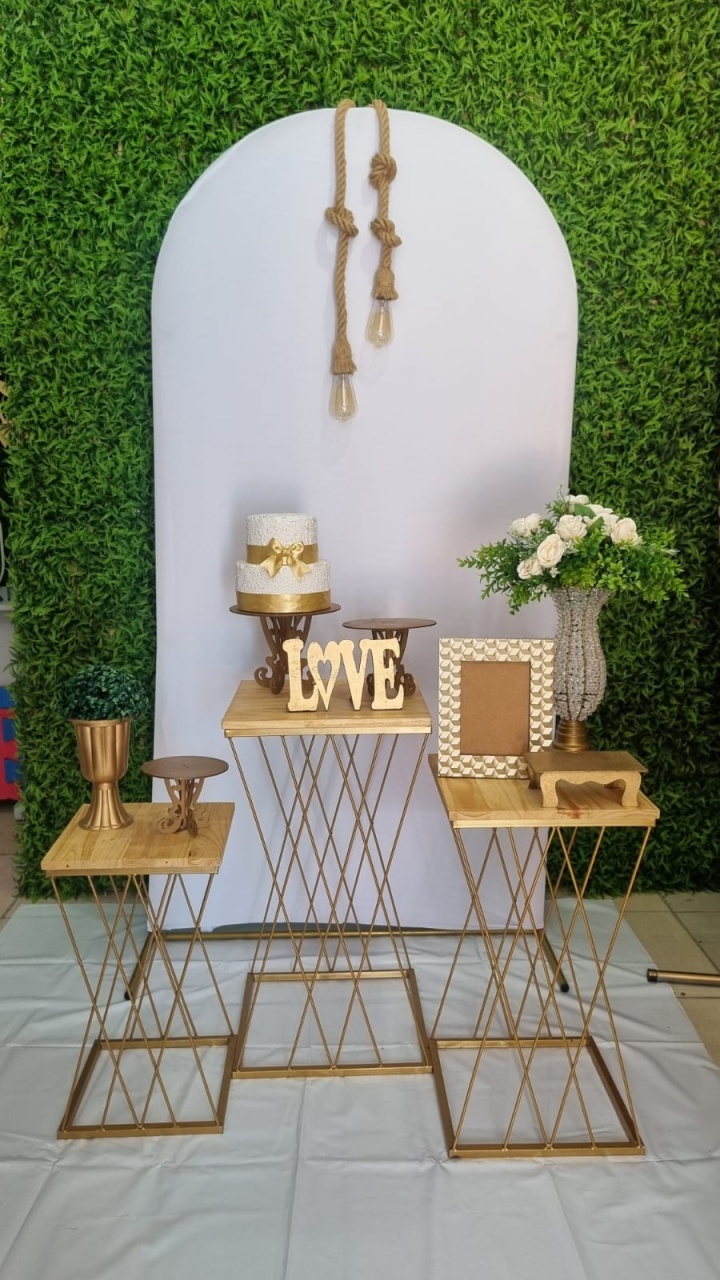 Branco E Dourado/Casamento - Composição - Tchumfestasdecoracoes