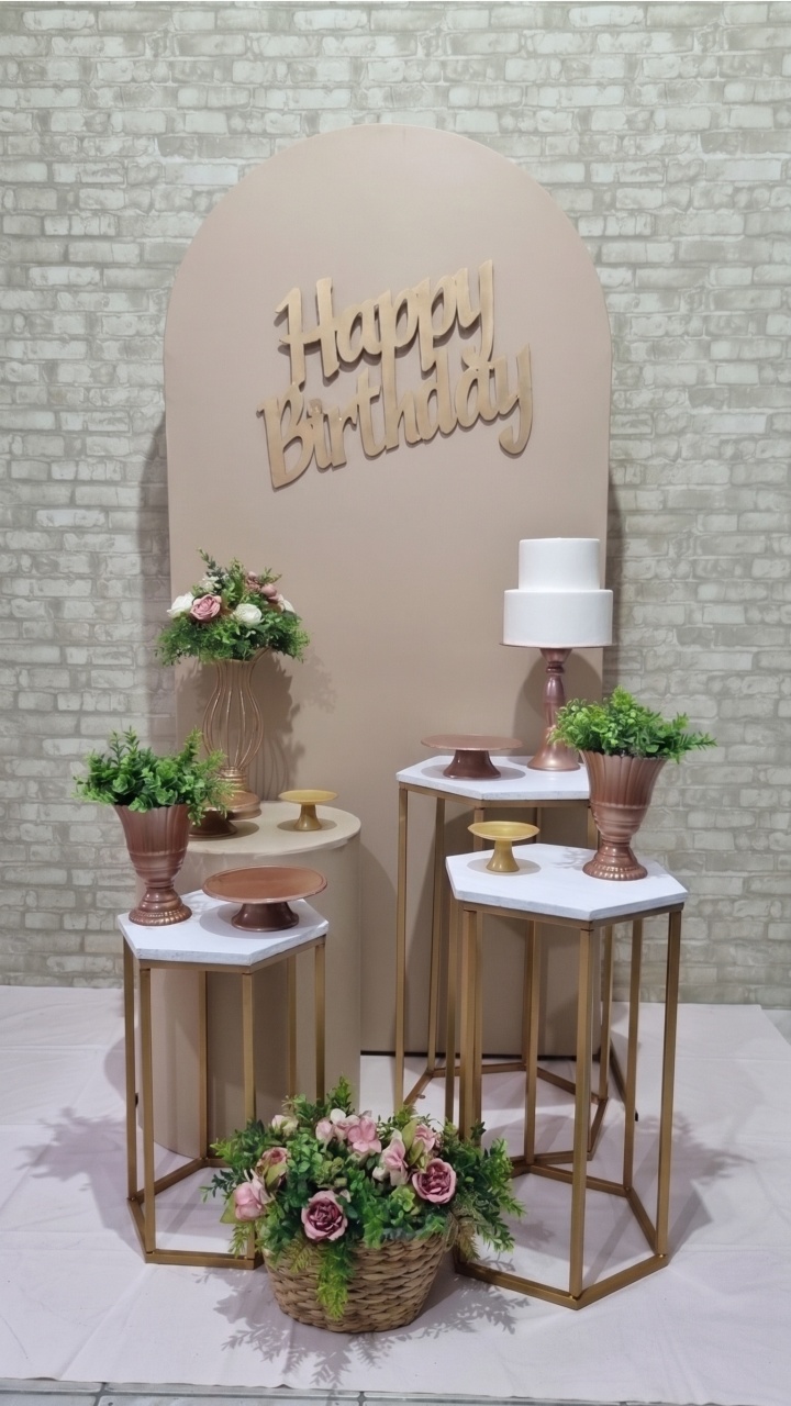 Happy Birthday Nude - Composição - Tchumfestasdecoracoes