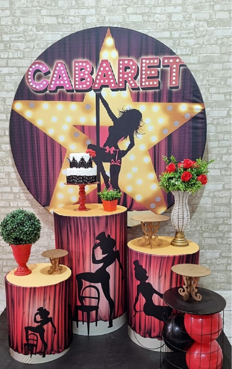 Cabaret - Ouro - Tchumfestasdecoracoes