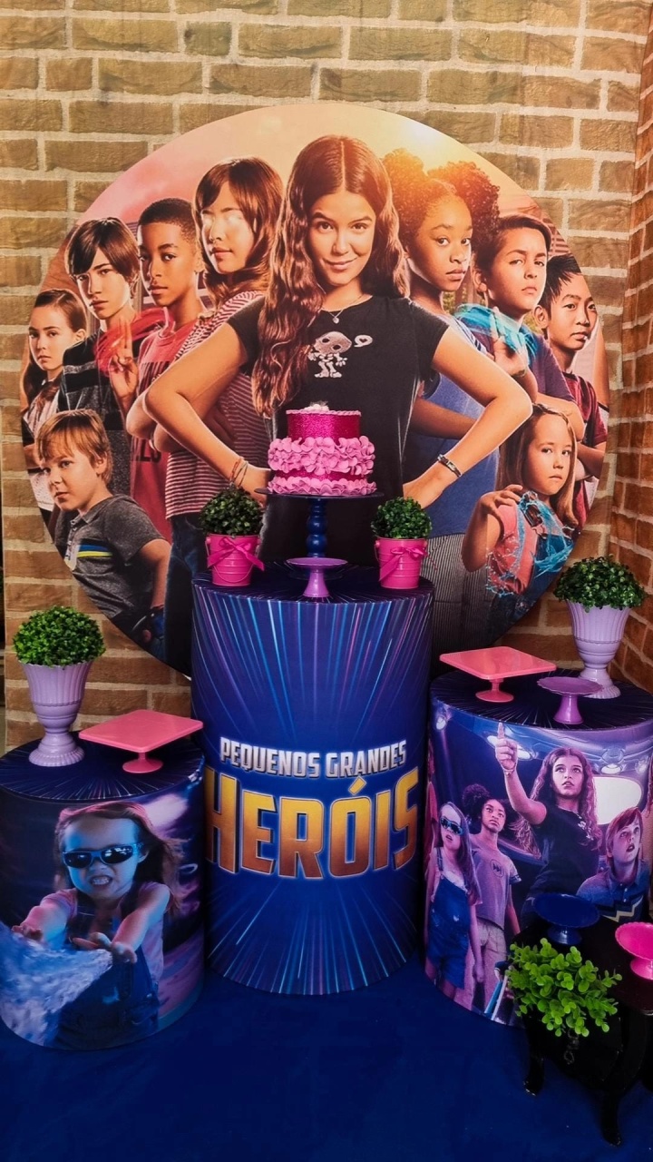 Pequenos Grandes Herois - Ouro - Tchumfestasdecoracoes