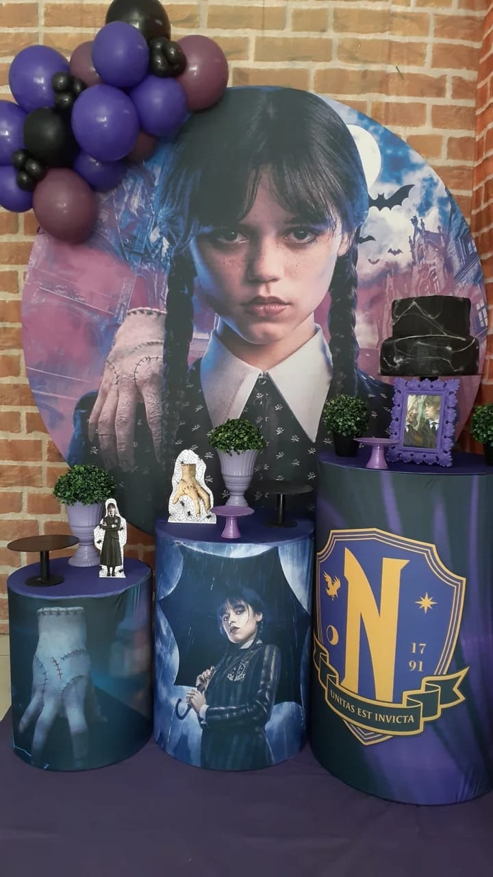 Wandinha - Ouro - Tchumfestasdecoracoes