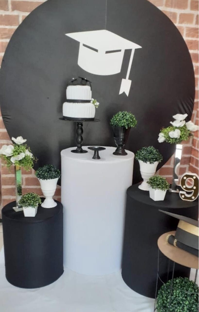 Formatura Preto - Ouro - Tchumfestasdecoracoes