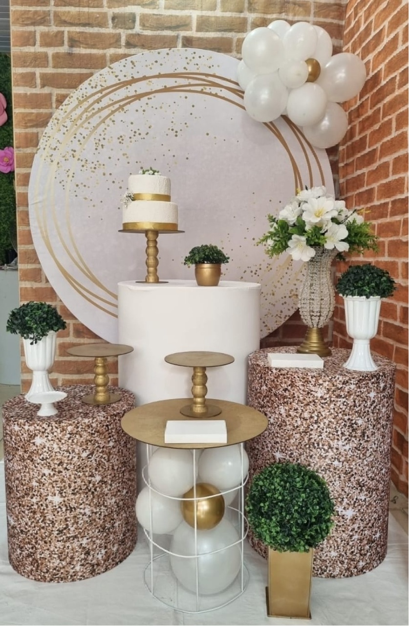 Branco E Dourado - Ouro - Tchumfestasdecoracoes
