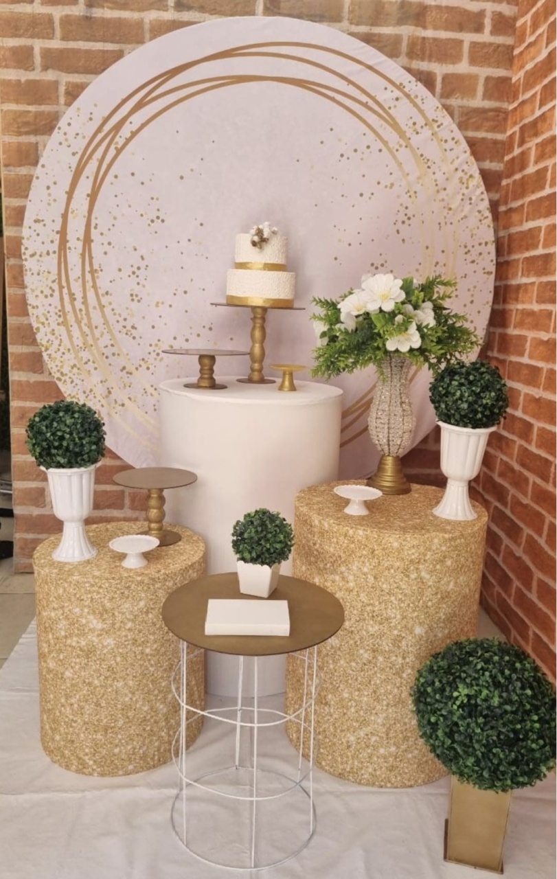 Branco E Ouro - Ouro - Tchumfestasdecoracoes