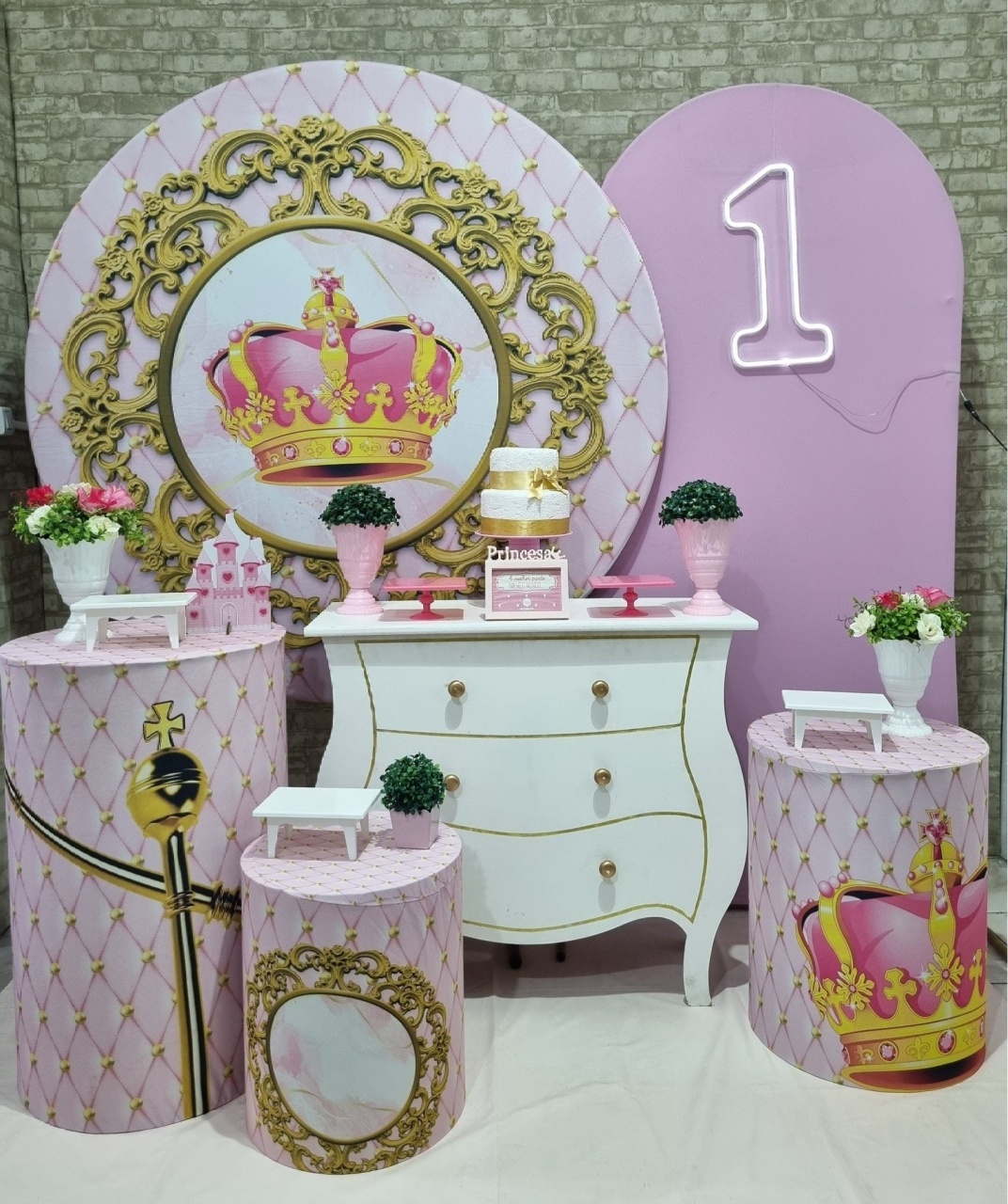 Realeza Rosa - Composição - Tchumfestasdecoracoes