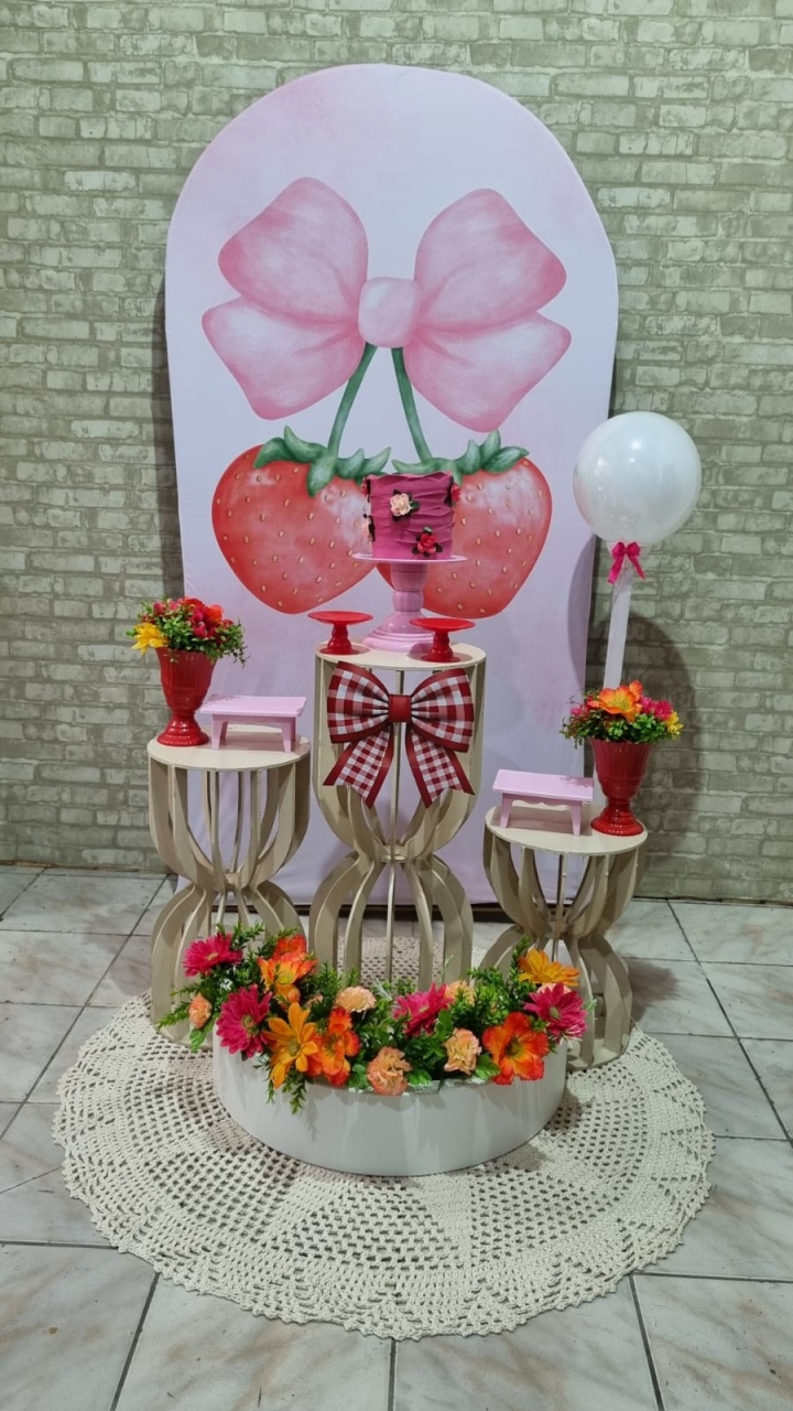 Morango C/ Floreira - Tchumfestasdecoracoes
