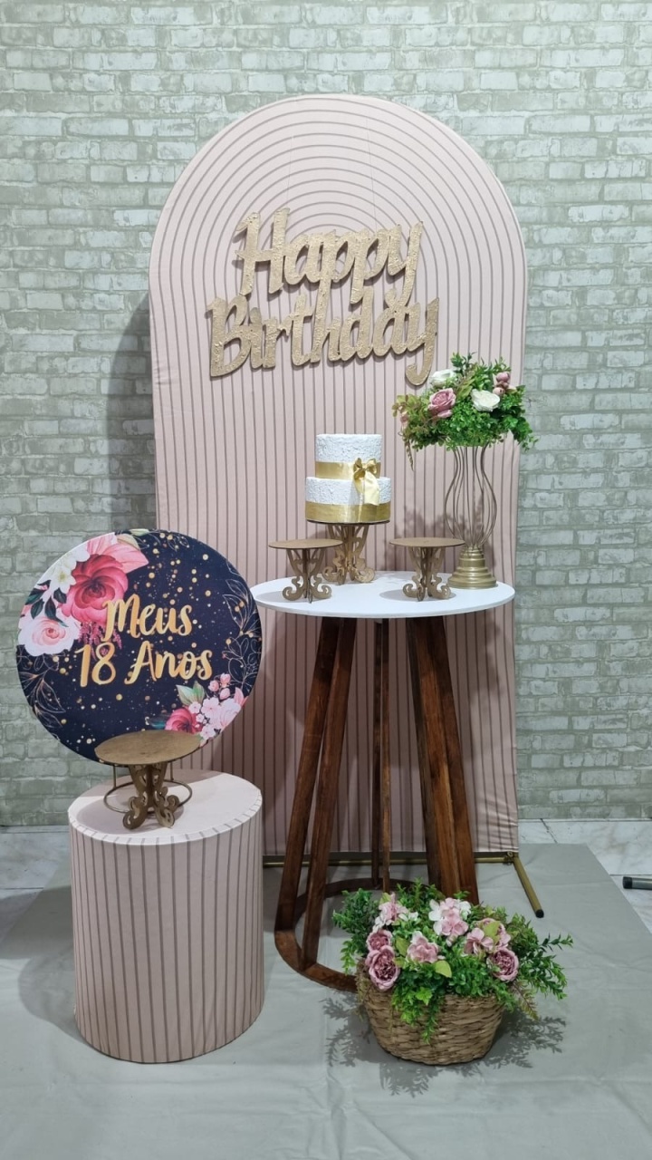 Happy Birthday 18 Anos - Ripado Mesa Cone  - Tchumfestasdecoracoes