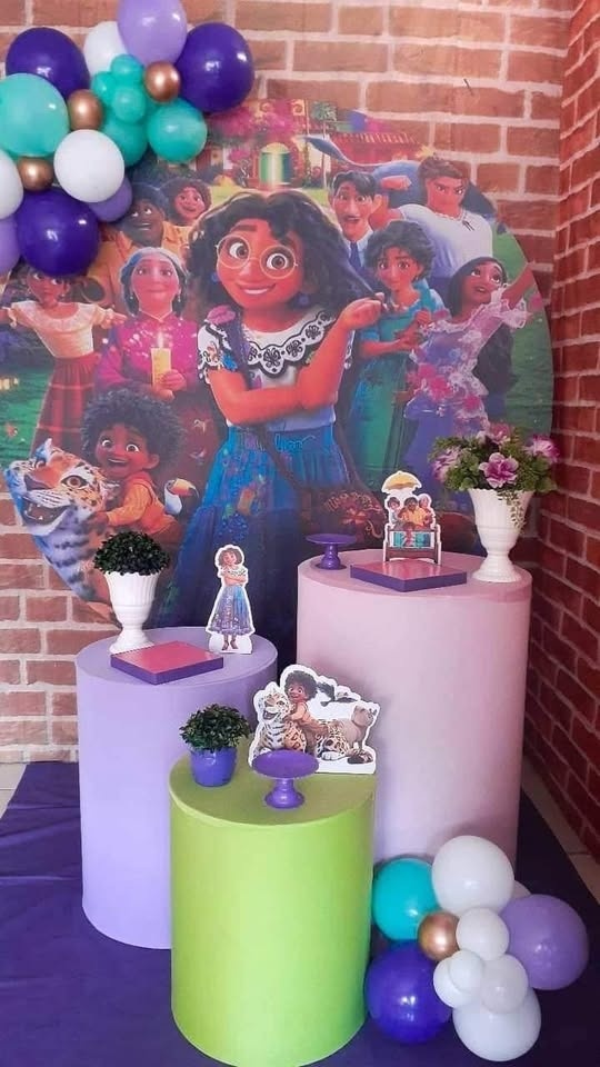 Encanto Família Madrigal - Prata - Tchumfestasdecoracoes