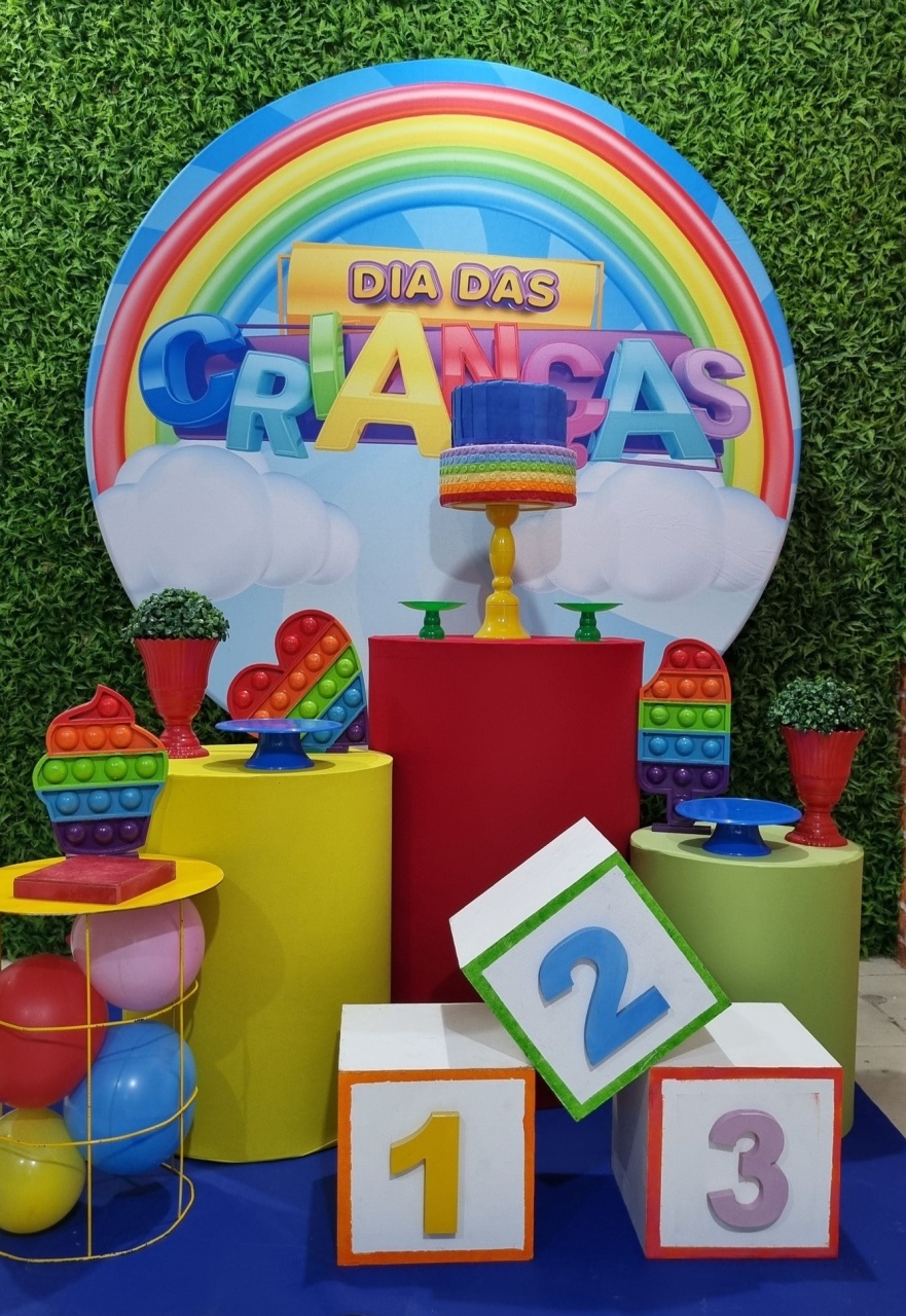 Dia das Crianças Cubos -Composição   - Tchumfestasdecoracoes