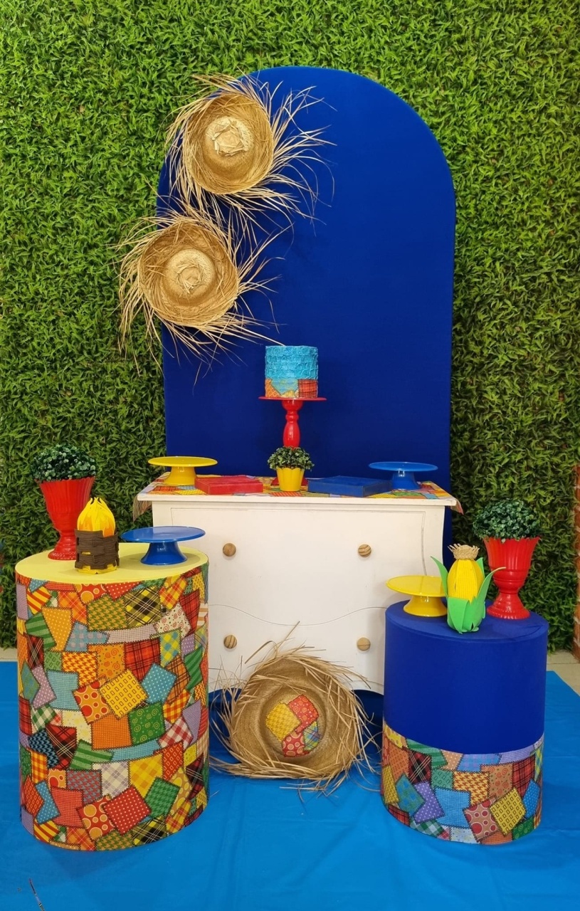 Arraial  Personalizado Azul  Royal- Ouro   - Tchumfestasdecoracoes
