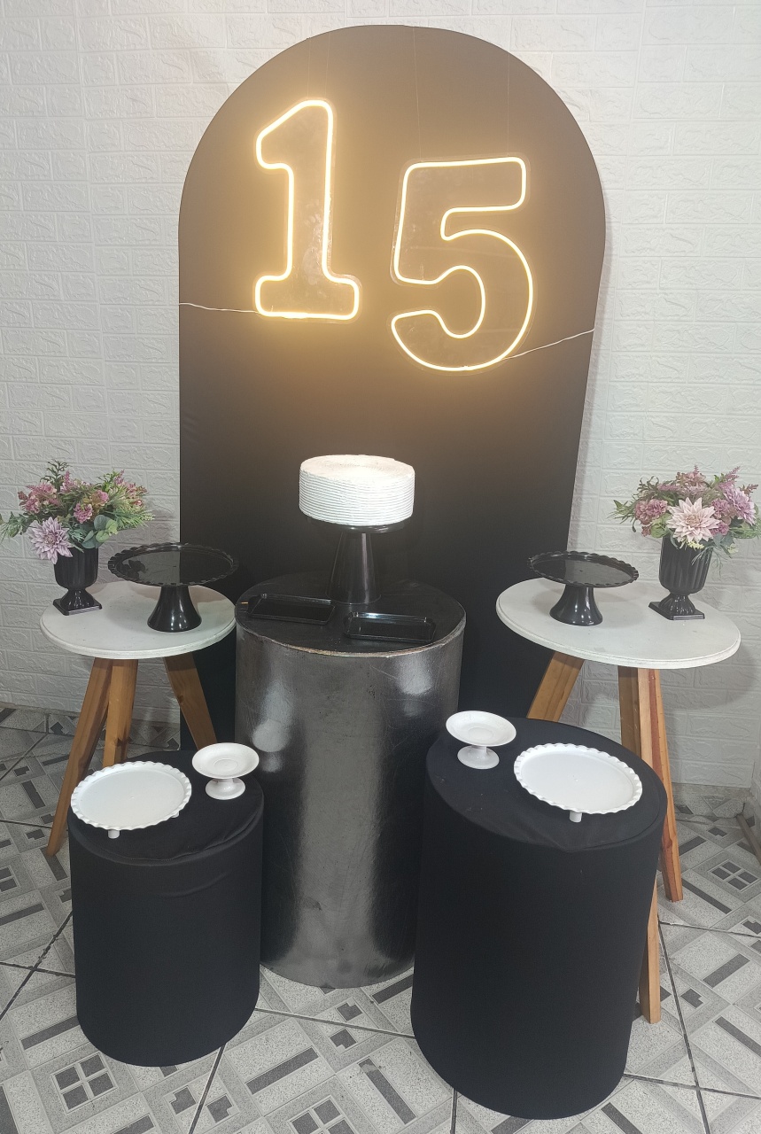 Composição G 15 Anos Preto E Prata  - Mandy Decor Festas