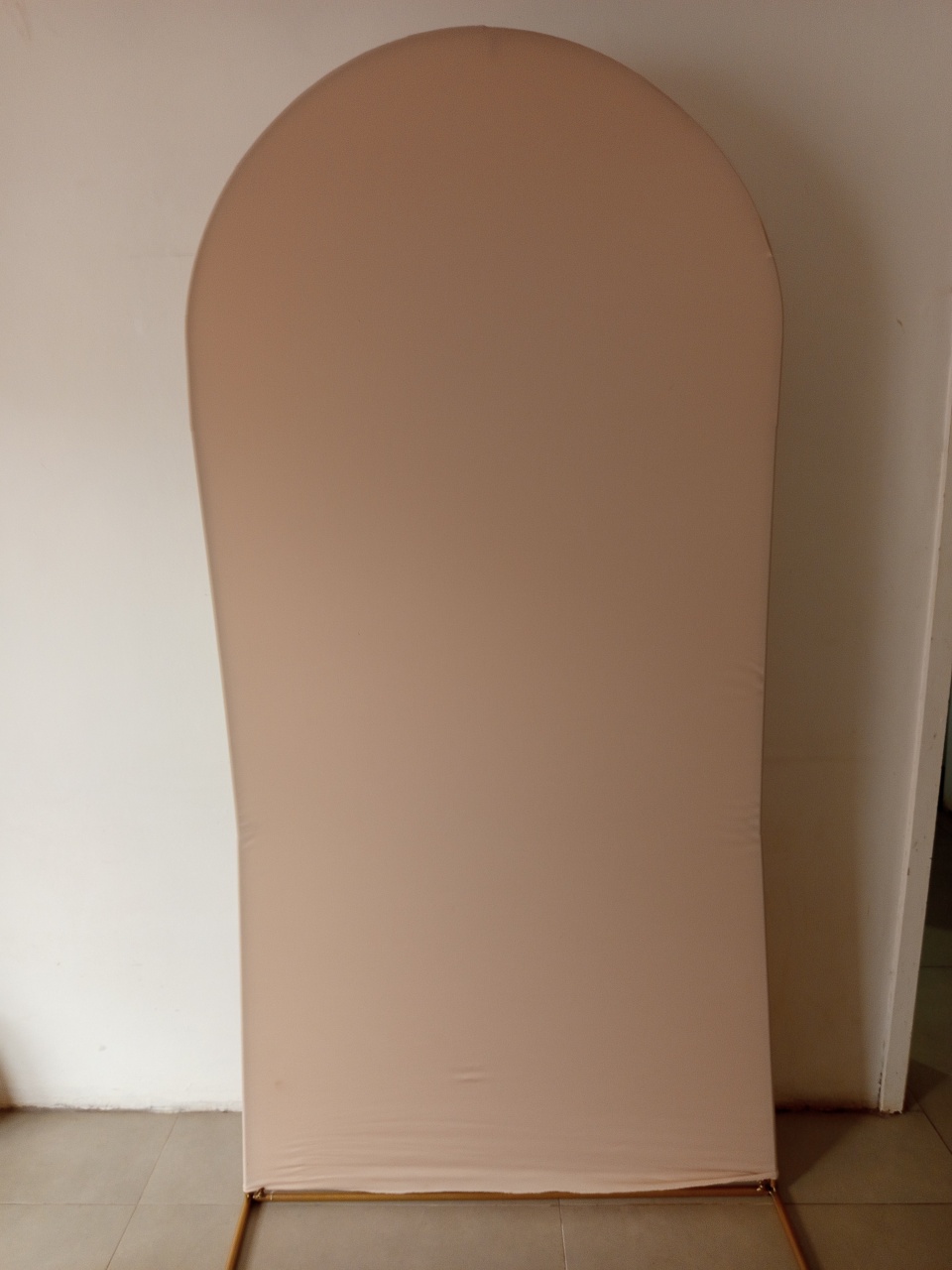 Capa Tecido Bege Painel Romano - Balloon Party Eventos
