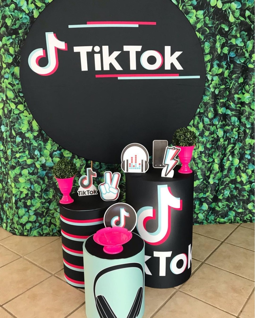 Tik Tok - kitfestabh