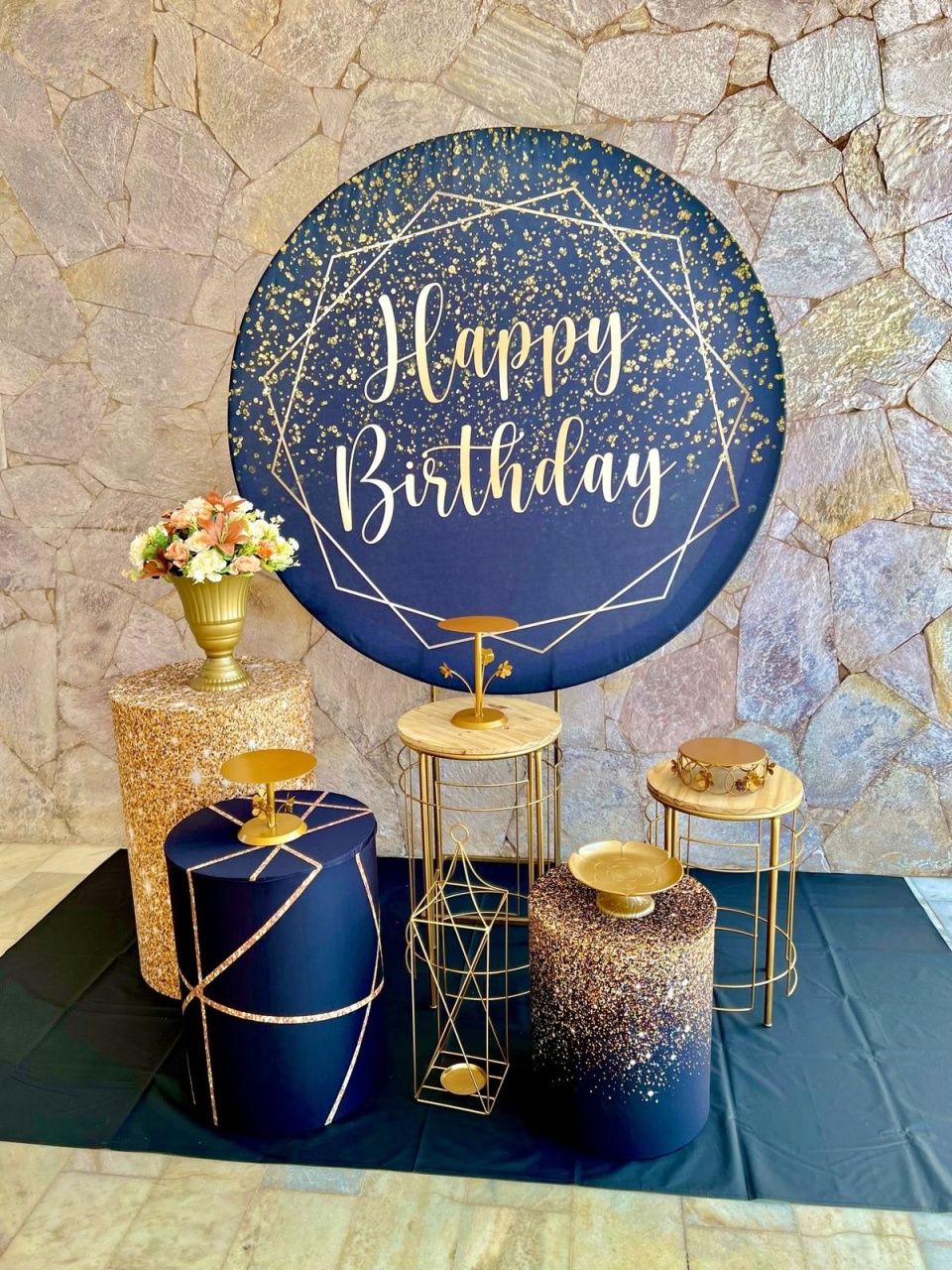 Preto Com Dourado Happy Birthday Com Mesas Ferro - kitfestabh