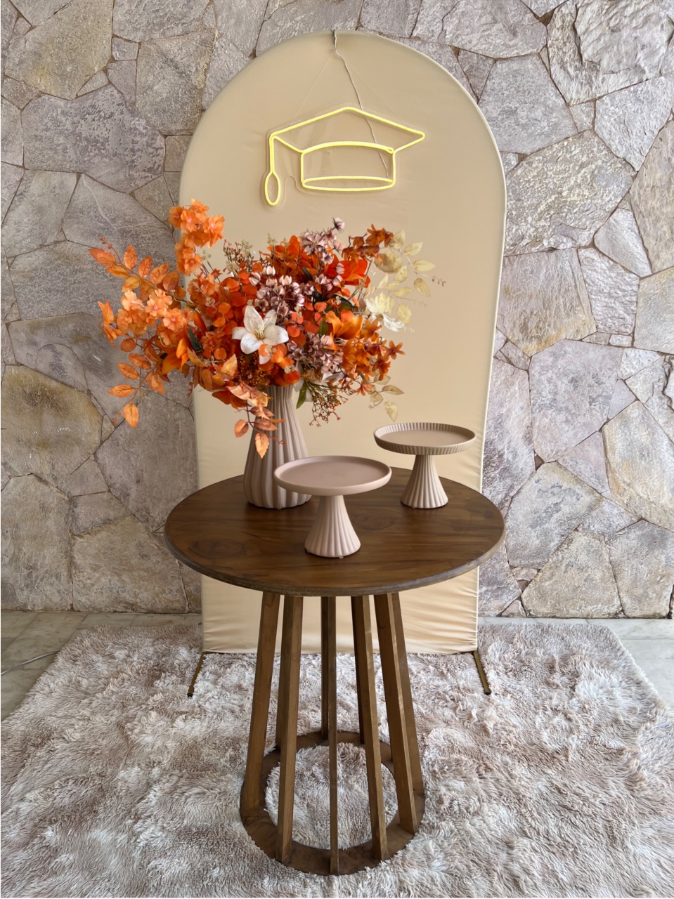 Formatura Bege Com Mesa Ripada G - kitfestabh
