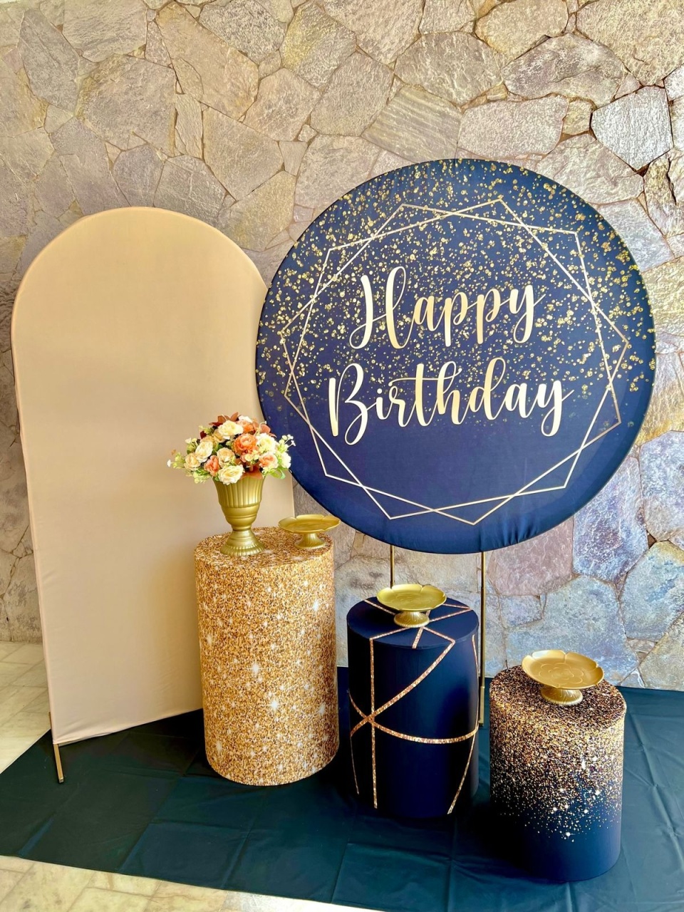 Preto Com Dourado Happy Birthday Com Painel Romano - kitfestabh