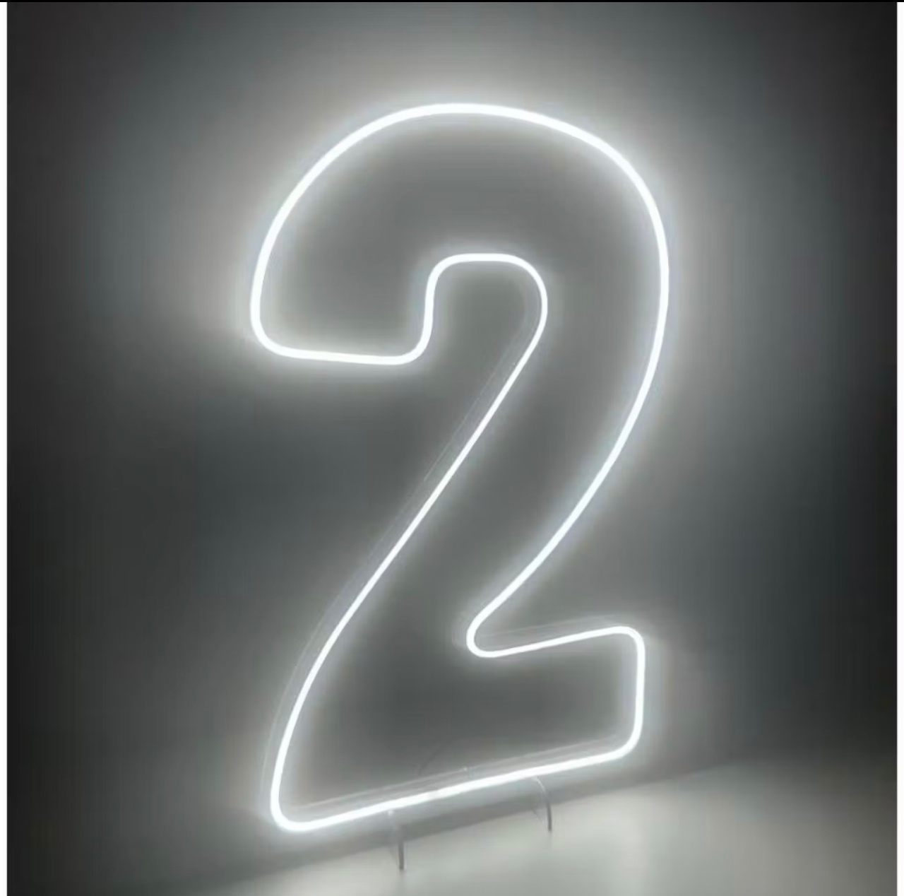 Número Led “2” - Mini Festas