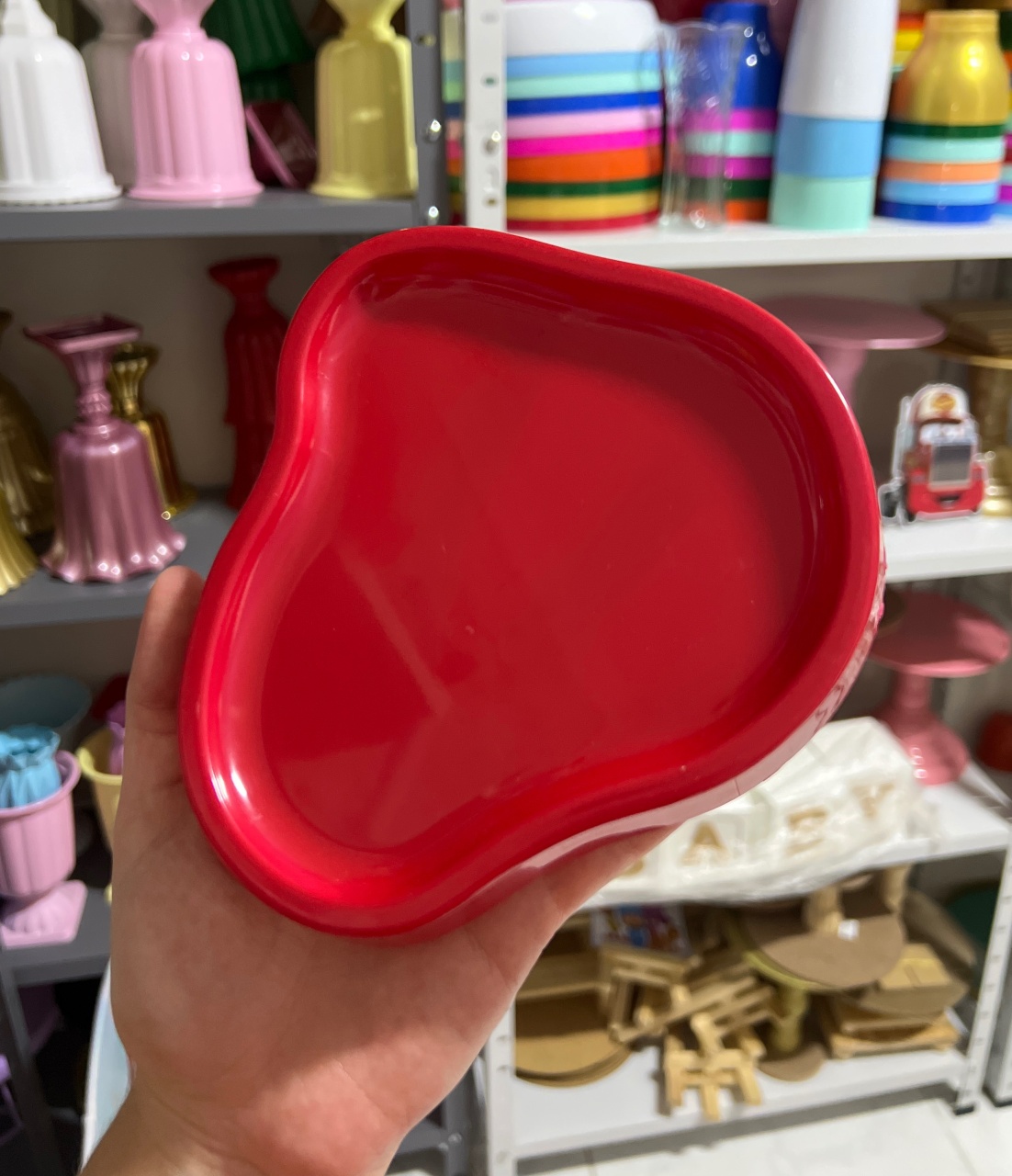 Mini Bandeja Vermelha Orgânica  - Mini Festas