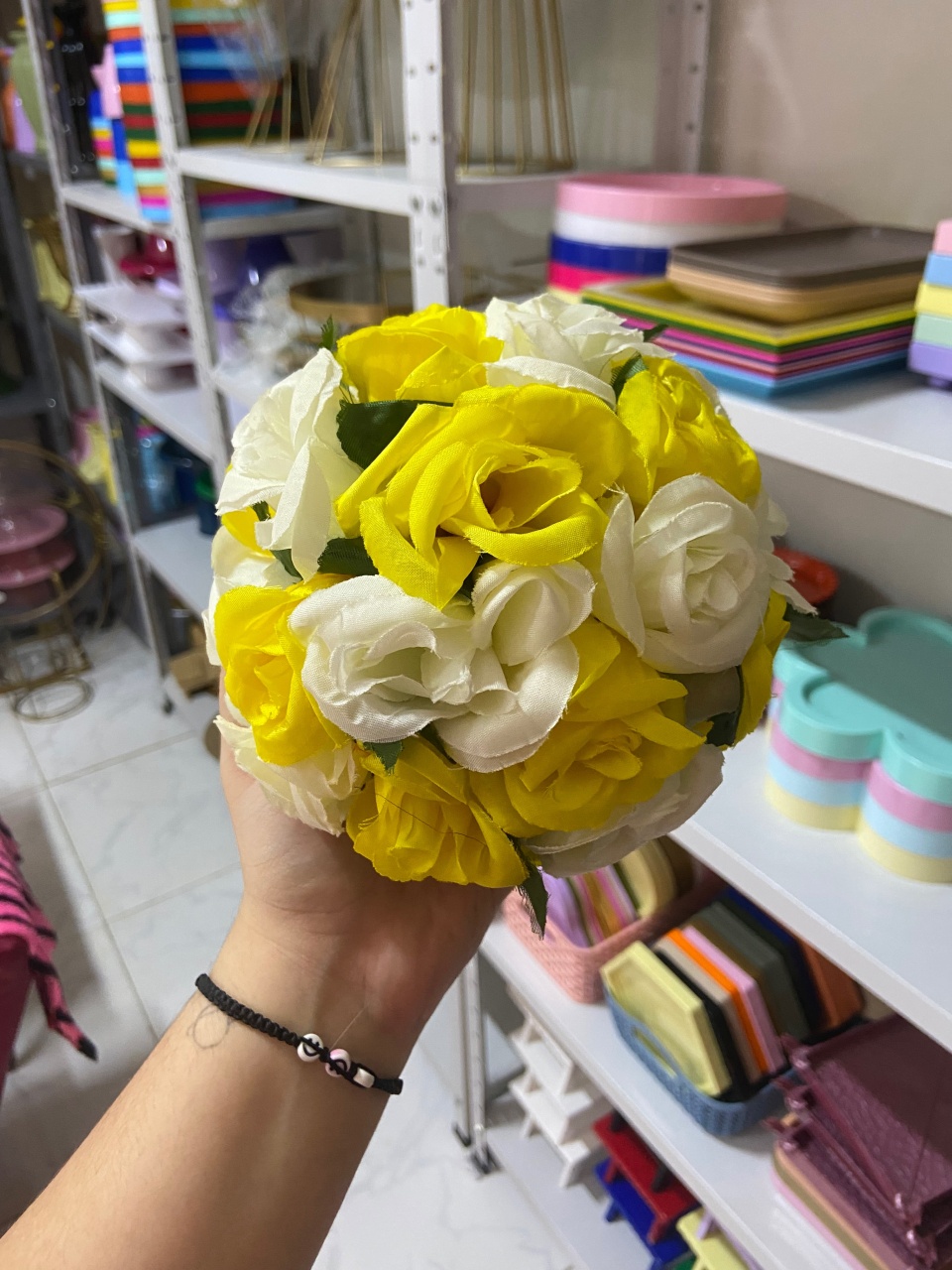 Flores Brancas E Amarelas 2 - Mini Festas