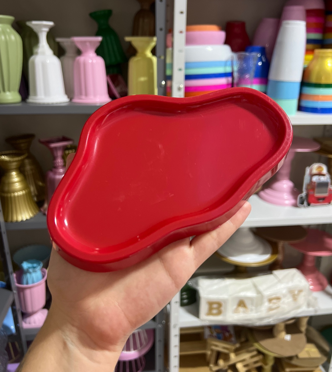 Mini Bandeja Vermelha Orgânica. - Mini Festas