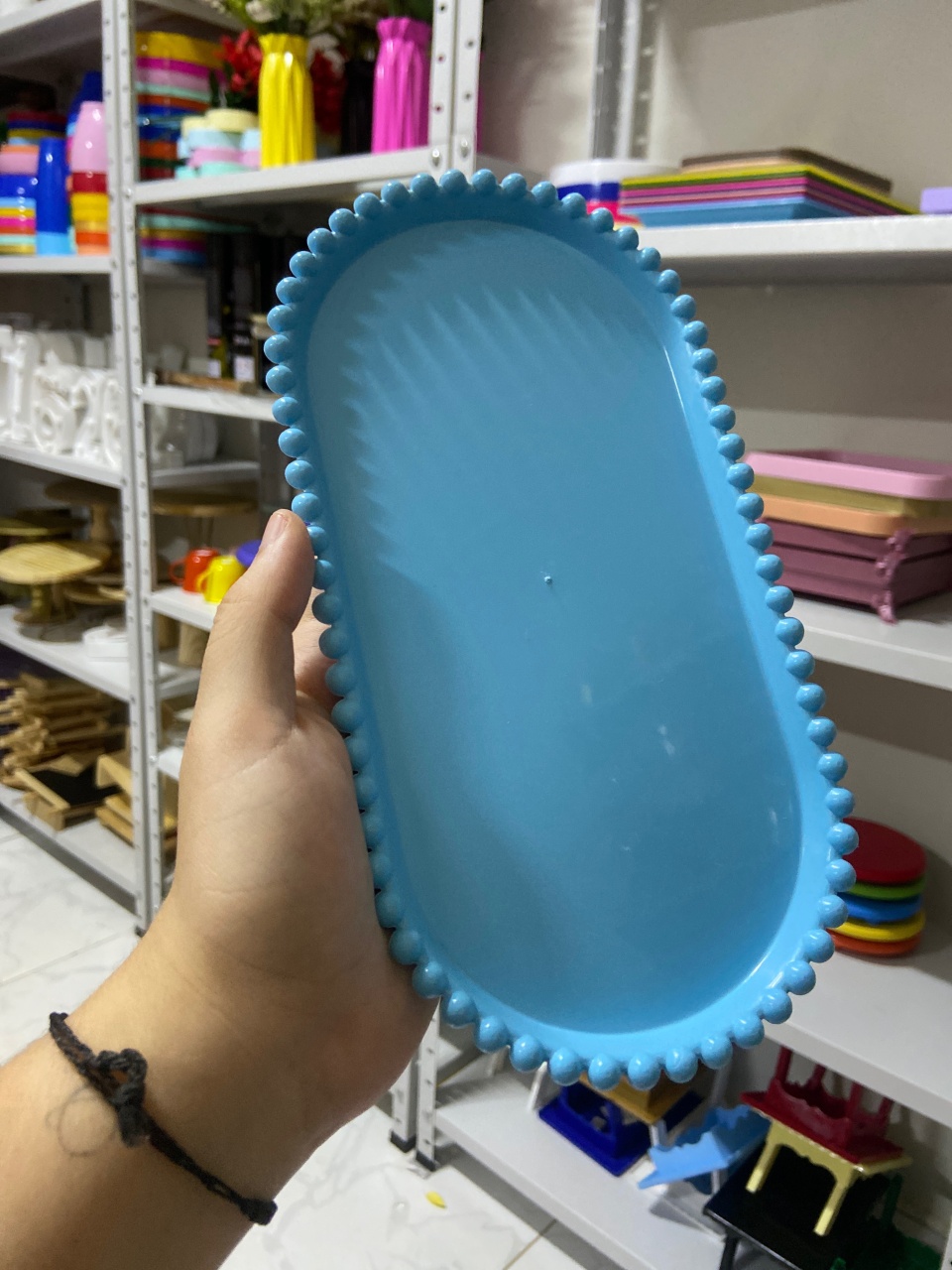 Bandeja Oval Bolinhas Azul Bebe - Mini Festas