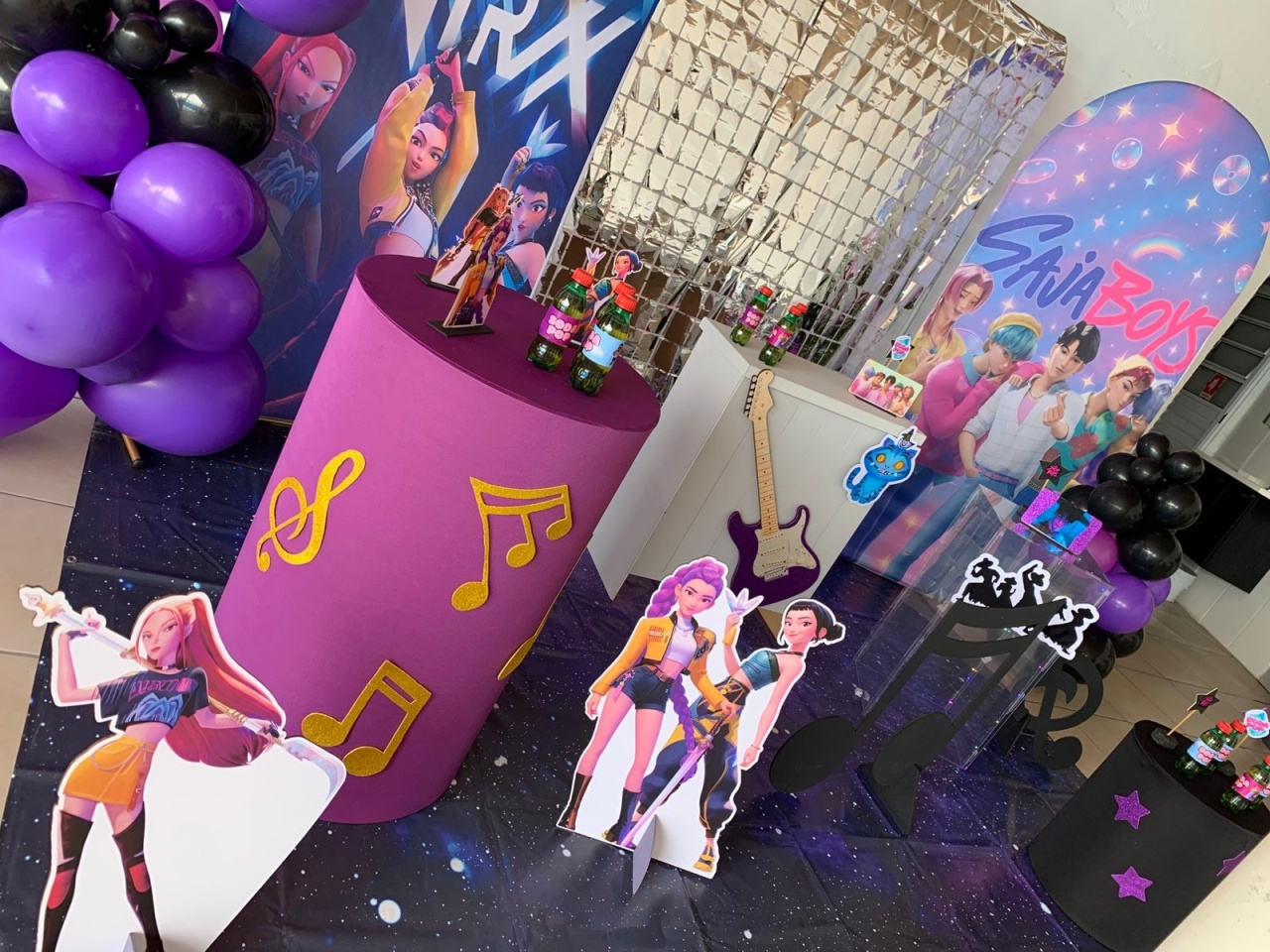 Kit Saja Boys - Celebration Produções