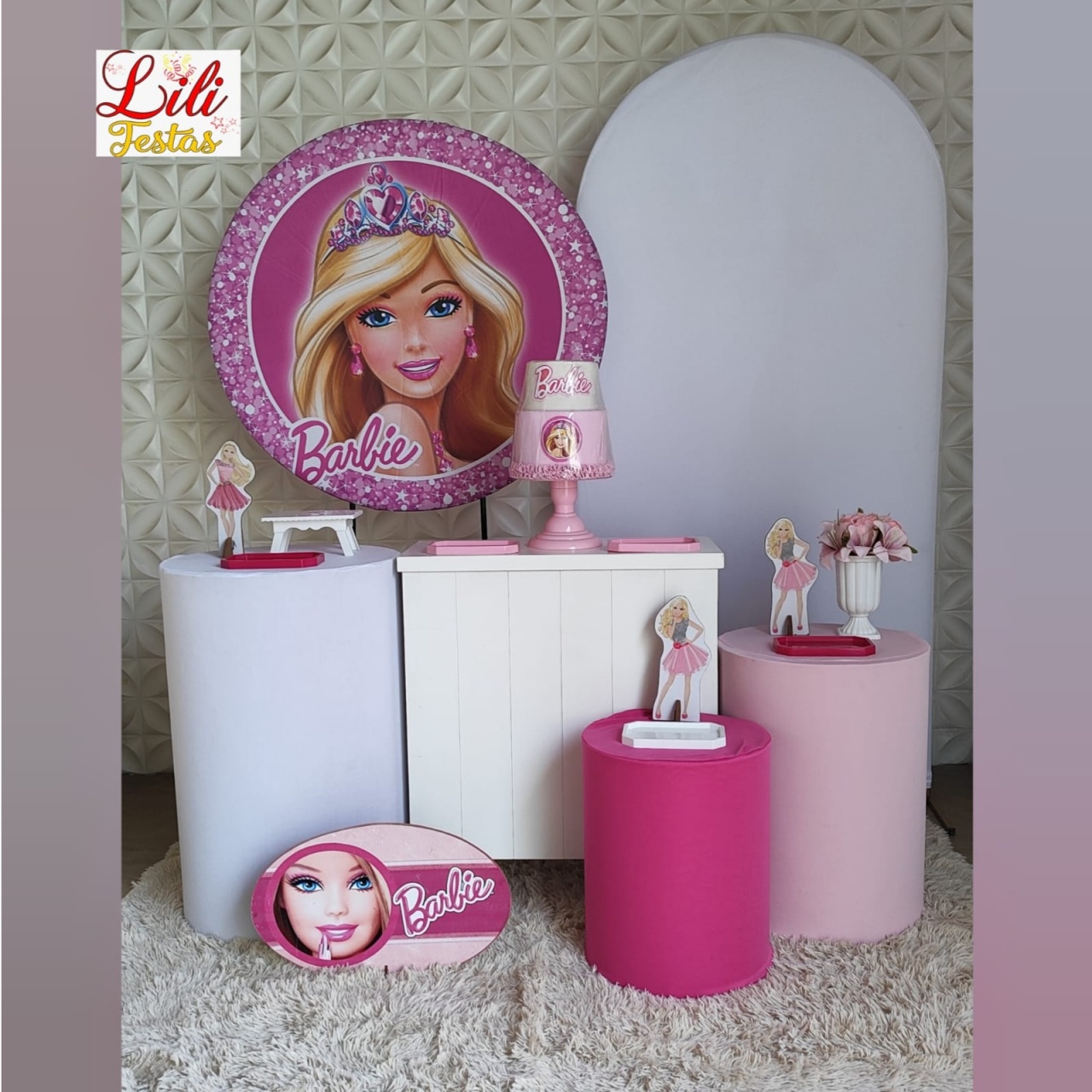 Barbie + Cômoda + Roamano - LiliFestaspegueemonte