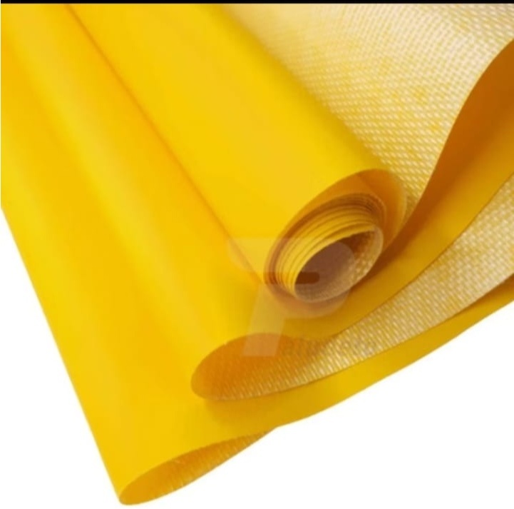 Tapete Amarelo P - Liso  - LiliFestaspegueemonte
